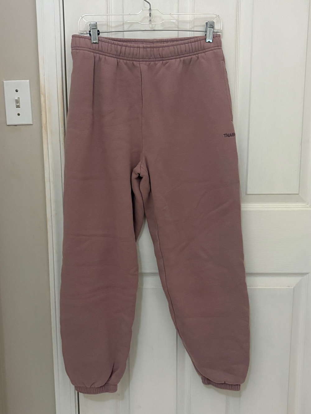TNA Aritzia Sweatfleece Cozy Fleece Megan Fit Jogger Sweatpants in Mauve